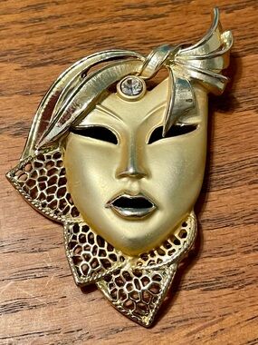 Gold Masquerade Face Brooch